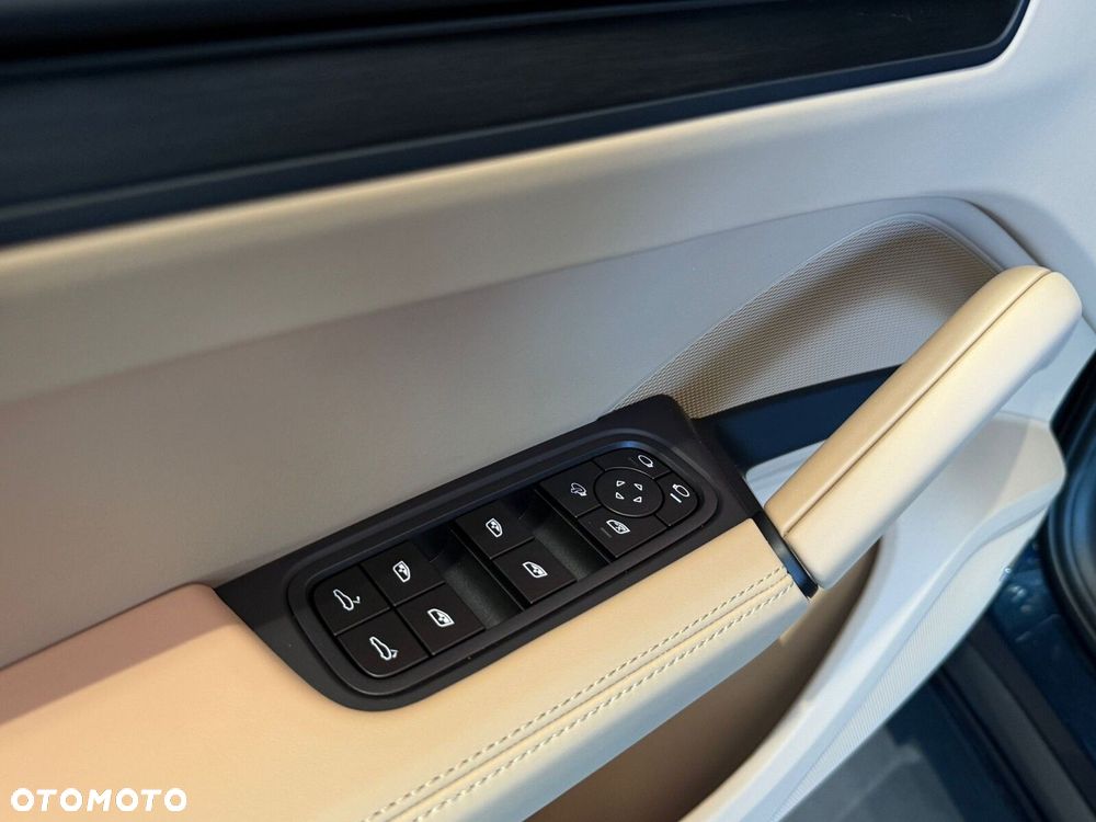 Porsche Cayenne - 18