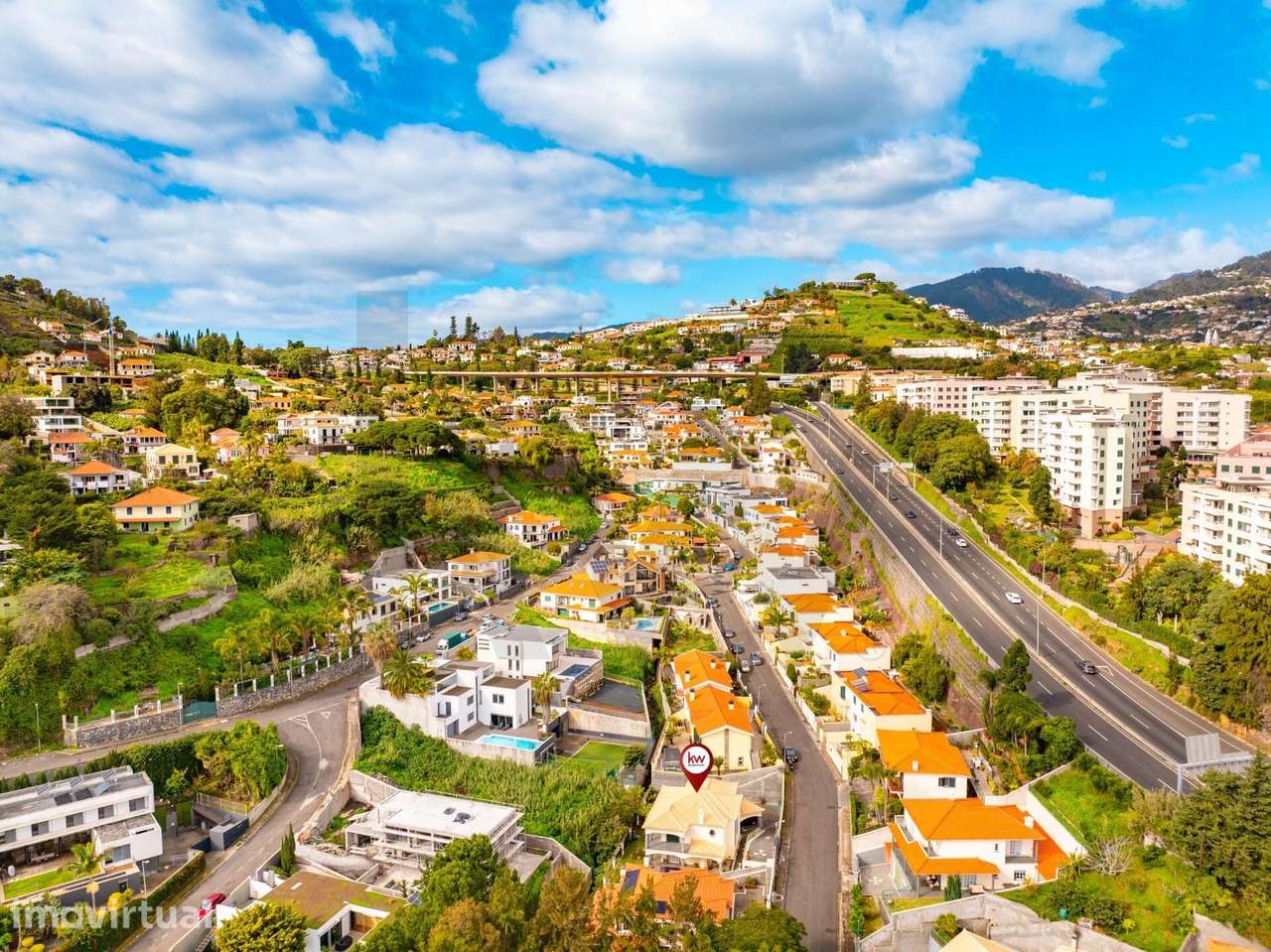 Moradia T3 em São Martinho – Jardins, Garagem e Excelente Exposição So - Grande imagem: 2/36