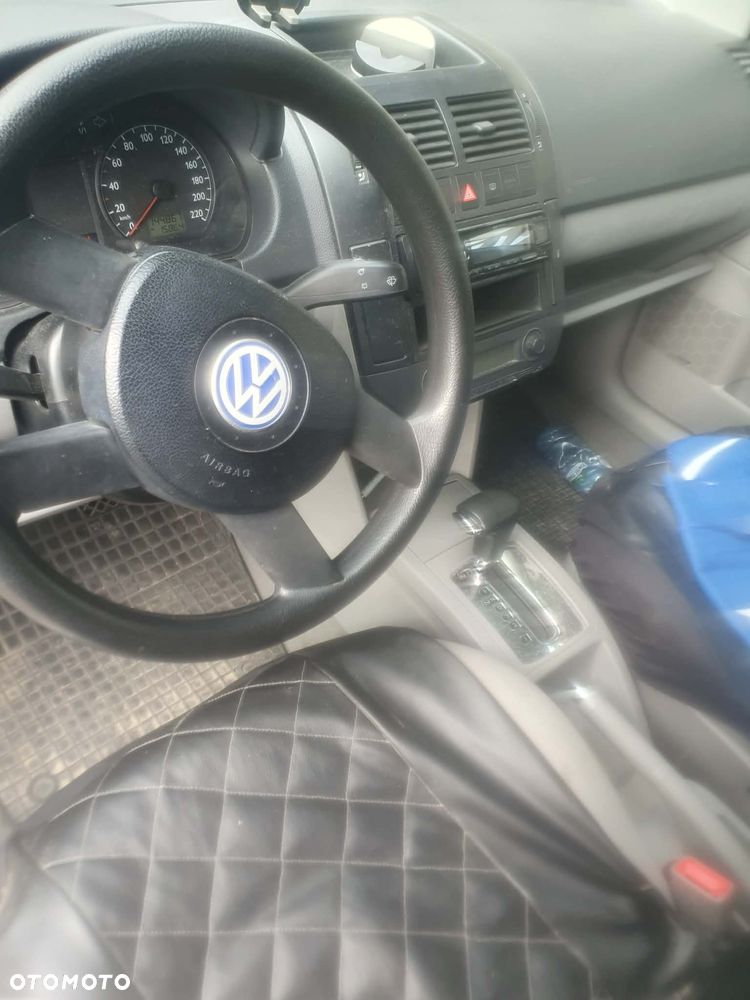 Volkswagen Polo 1.4 16V Comfortline - 6