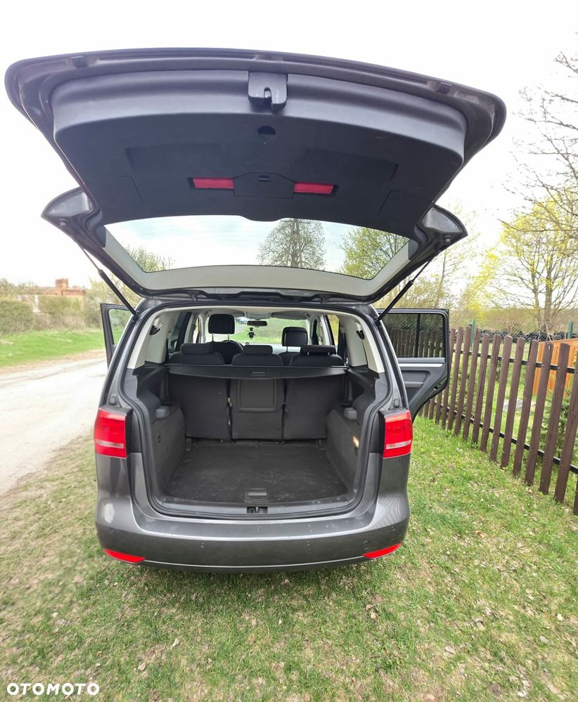 Volkswagen Touran - 5