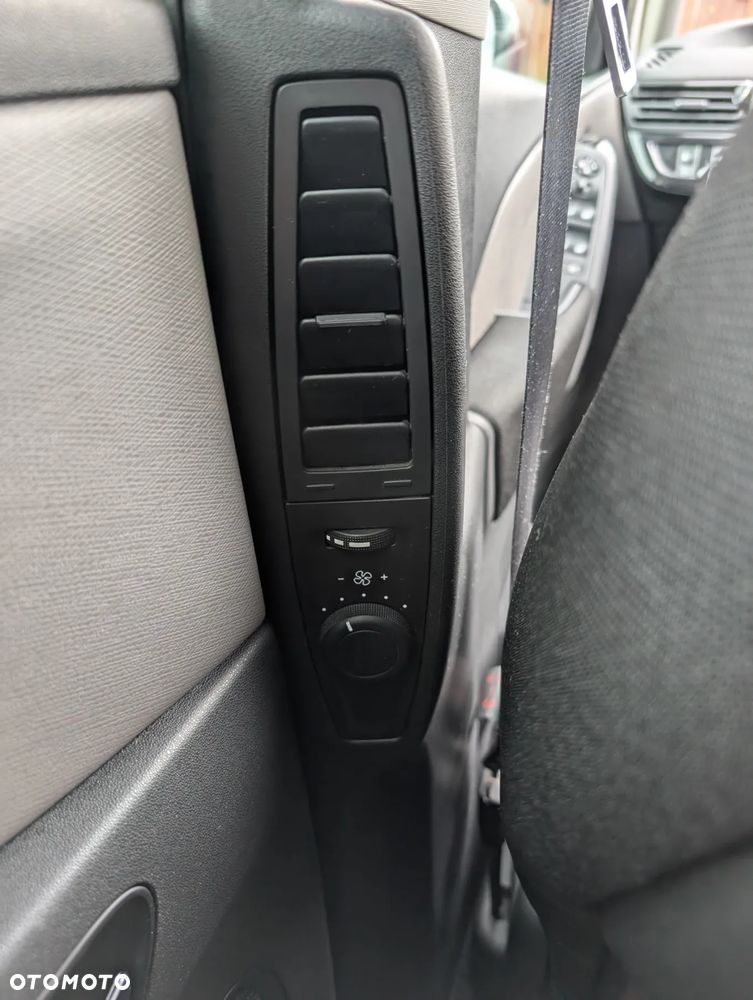 Citroën C4 Grand Picasso 1.2 PureTech MoreLife S&S - 37