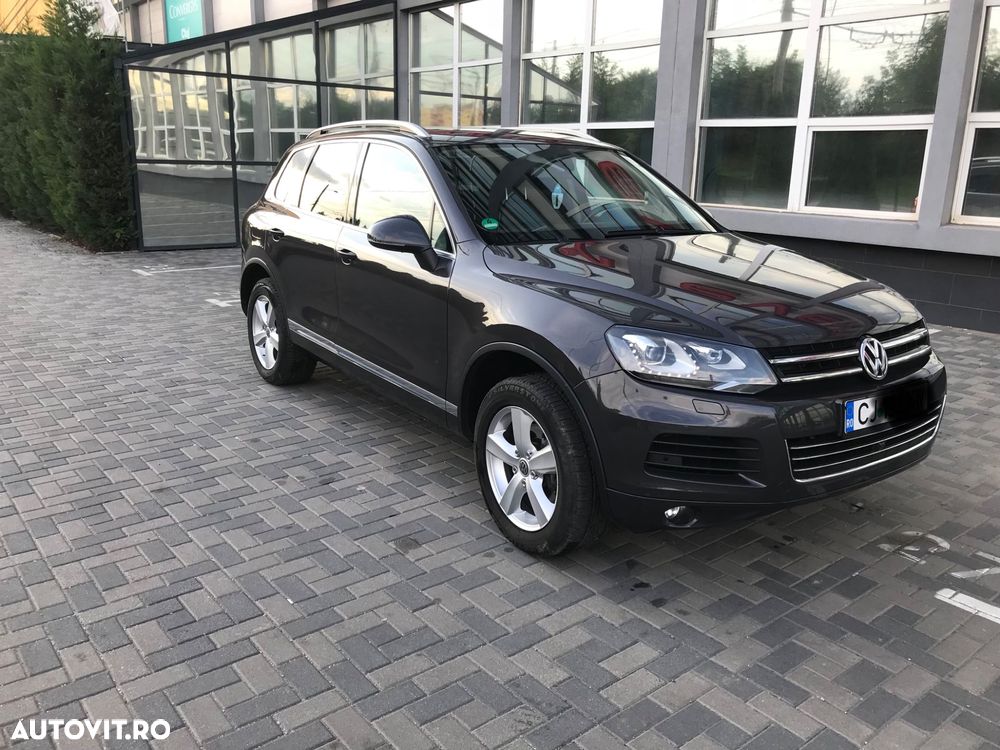 Volkswagen Touareg - 1