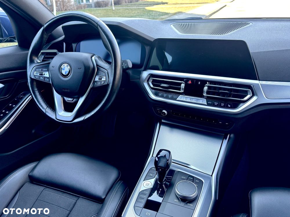 BMW Seria 3 330d xDrive MHEV Luxury Line - 28