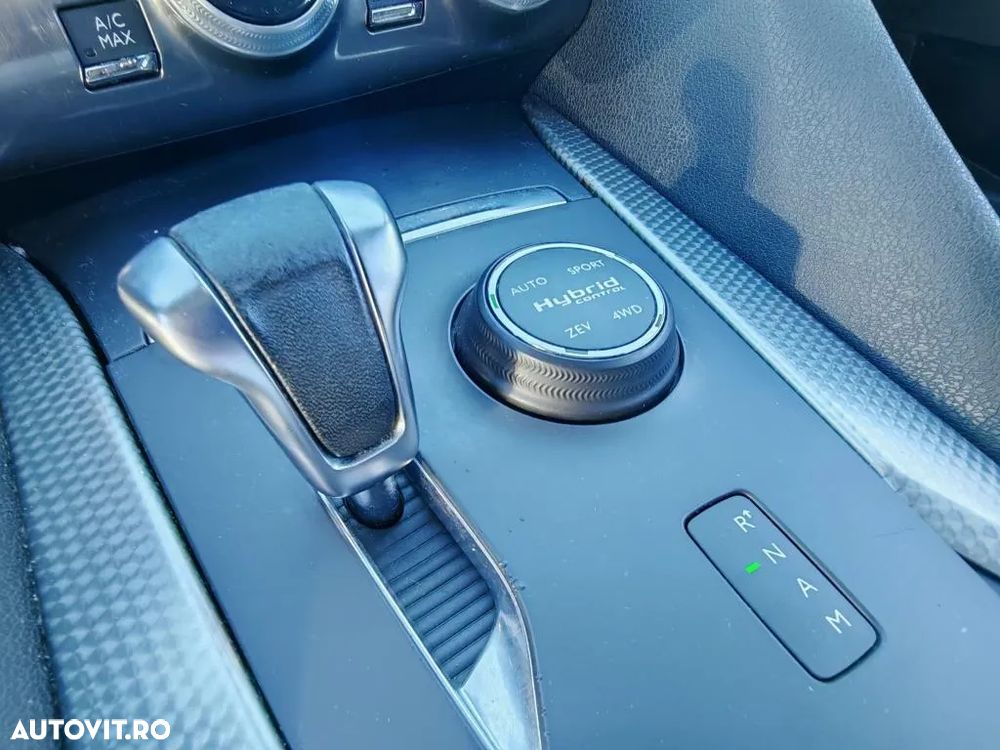 Citroën DS5 Hybrid4 EGS6 SportChic - 11