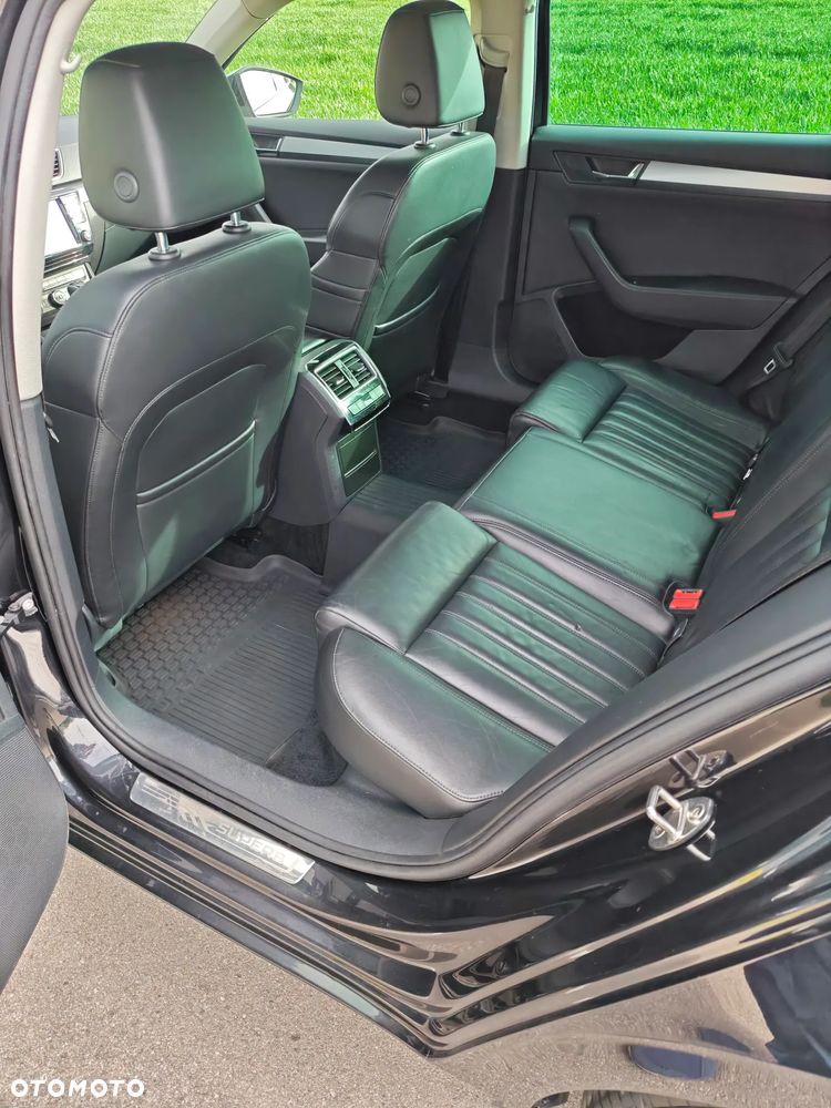 Skoda Superb 2.0 TDI DSG Ambition - 19