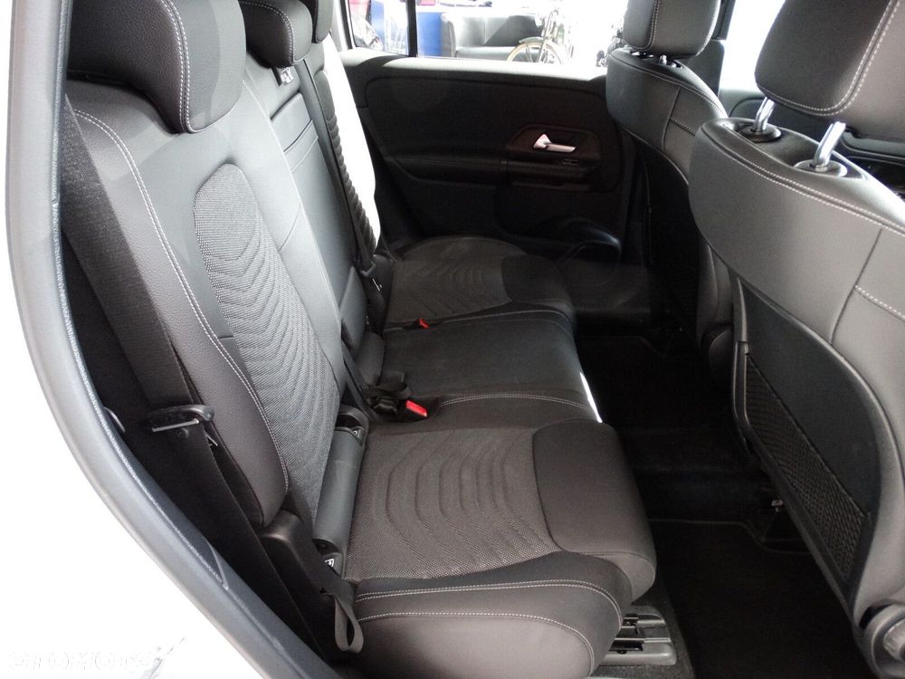 Mercedes-Benz GLB - 39