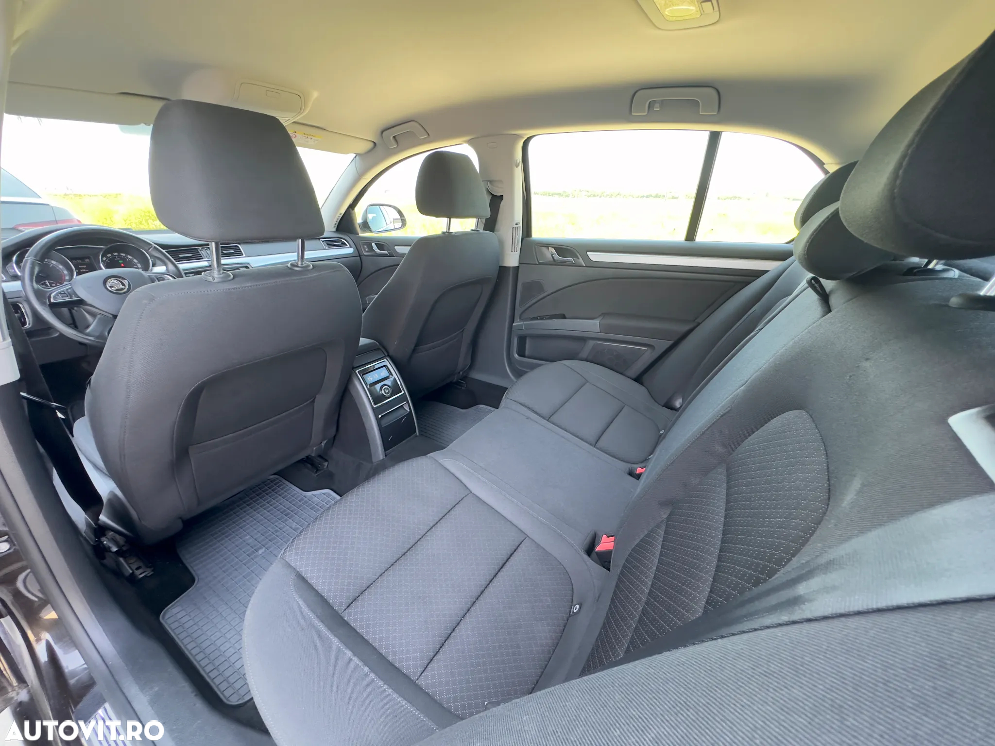 Skoda Superb 2.0 TDI Comfort DSG - 13