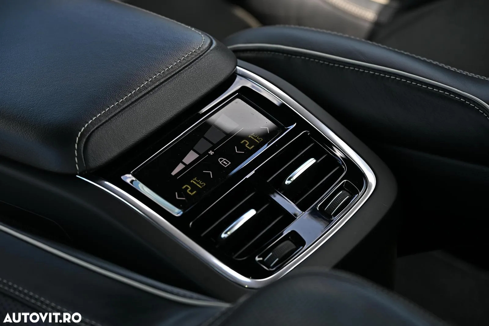Volvo XC 60 T5 AWD Geartronic RDesign - 38