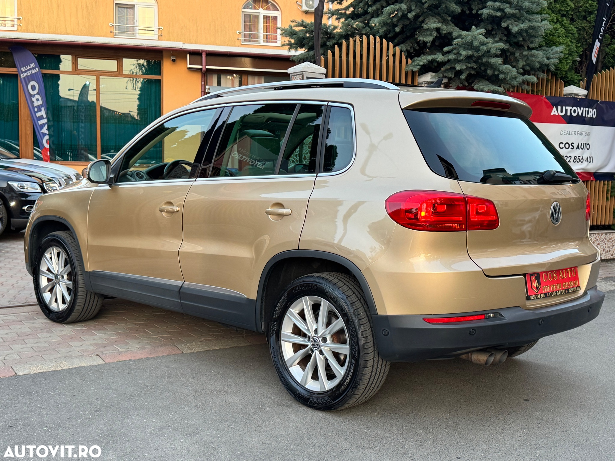 Volkswagen Tiguan 2.0 TDI DPF 4Motion BlueMotion Technology DSG Sport & Style - 4