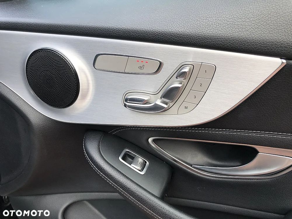 Mercedes-Benz Klasa C 250 7G-TRONIC AMG Line - 26