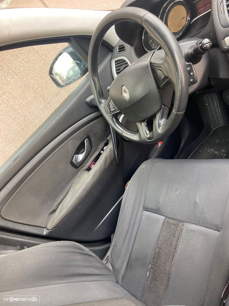 Renault Mégane 1.5 dCi Confort - 7