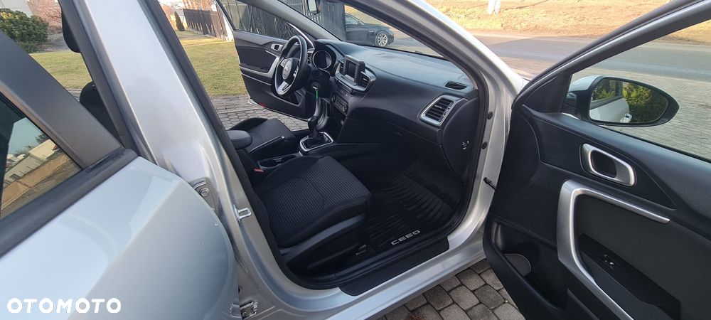 Kia Ceed 1.4 L - 6