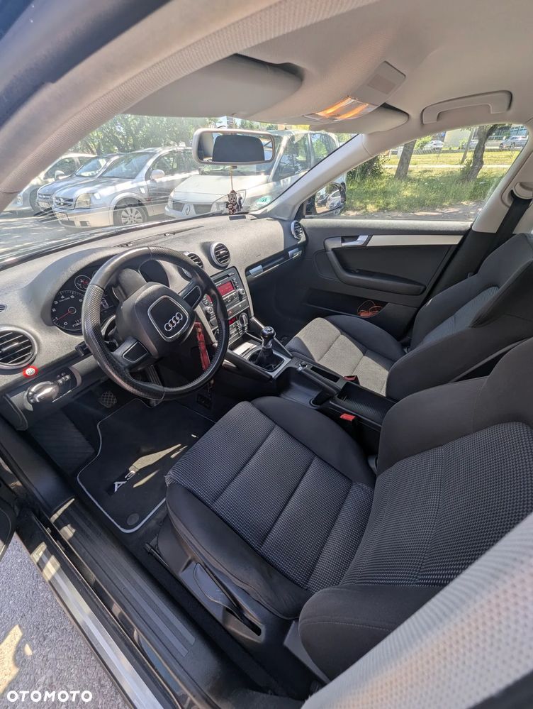 Audi A3 Sportback 1.6 Ambiente - 6
