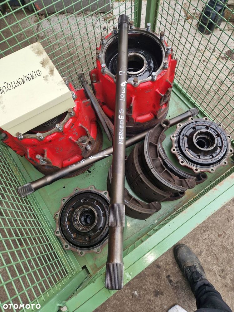 Półoś napędowa Mercedes Actros Arocs Axor 4x4 4x4 6x4 8x4 8x8 8x6 Zwolnicy