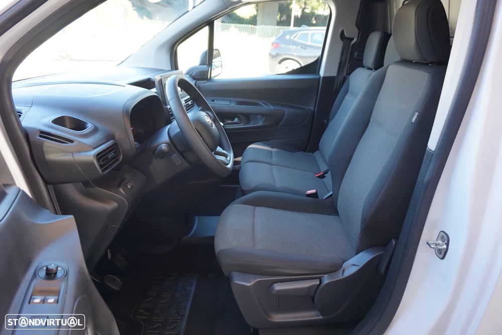Toyota Proace City 1.5D 102 3 lug. Comfort IVA dedutível - 26