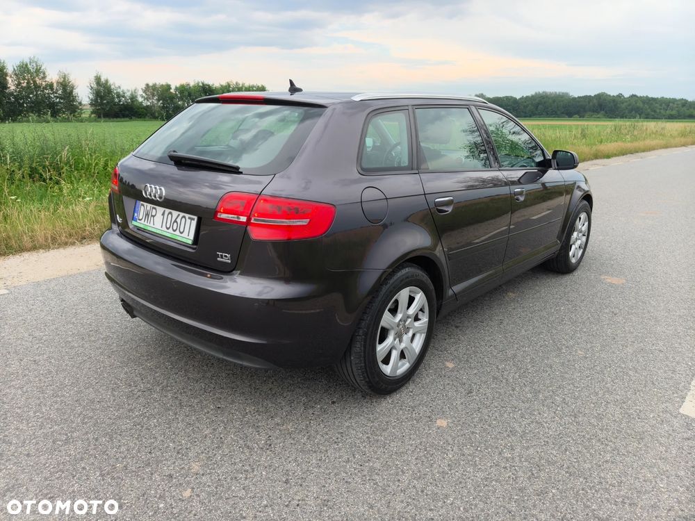 Audi A3 Sportback 2.0 TDI DPF Ambiente - 4