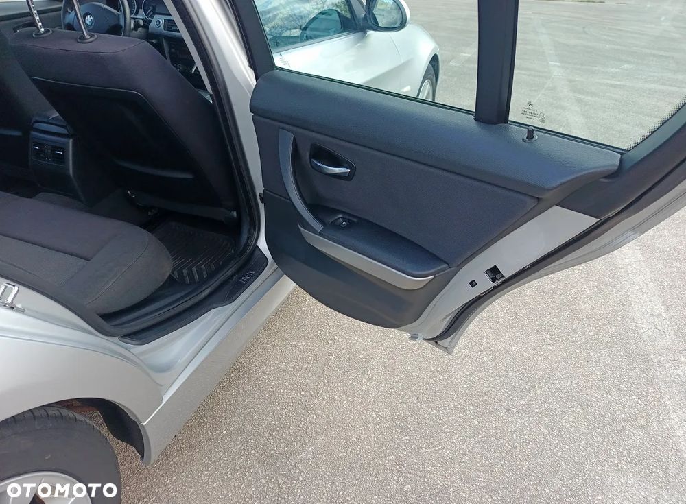 BMW Seria 3 - 23