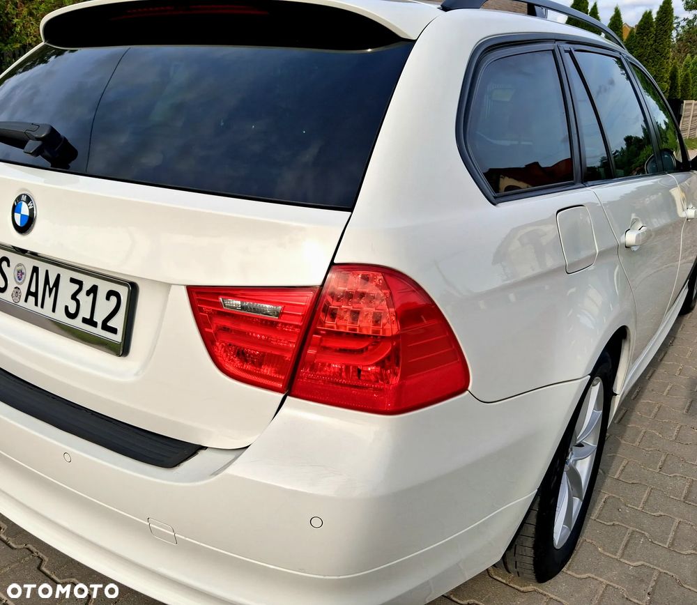 BMW Seria 3 318d DPF Edition Lifestyle - 12