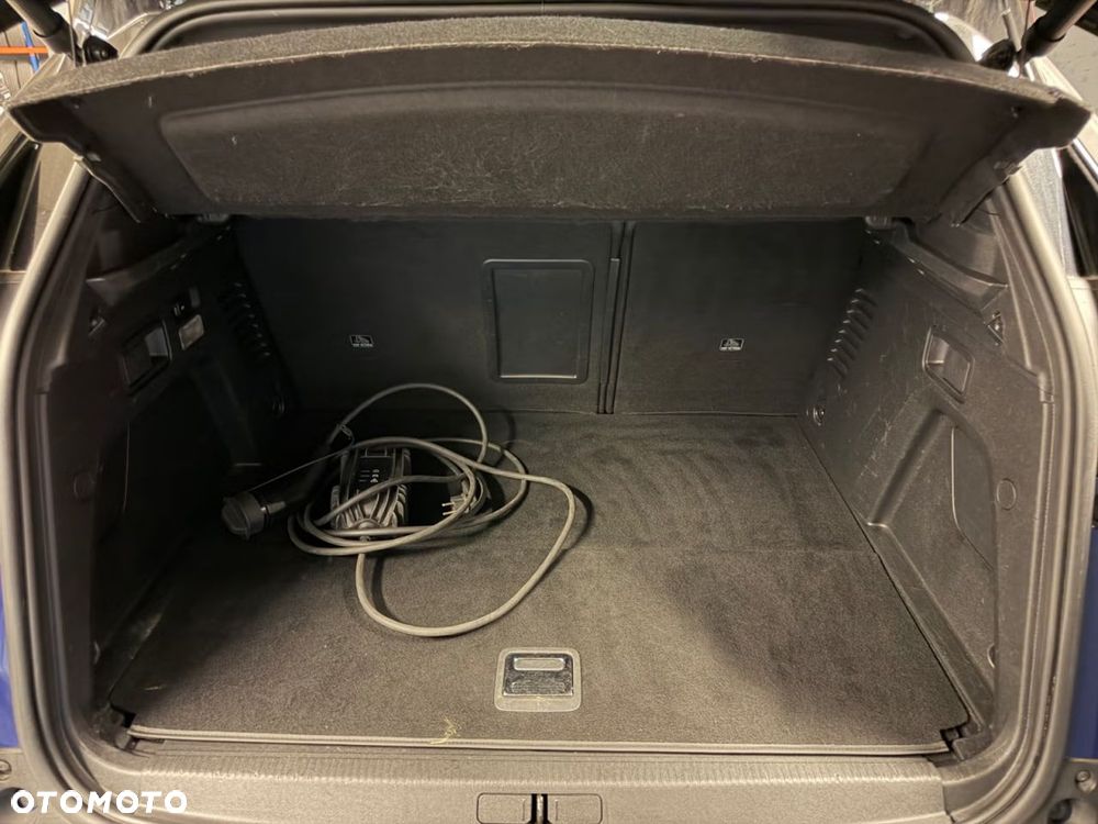 Peugeot 3008 1.6 PureTech Hybrid4 PHEV Allure S&S EAT8 - 5