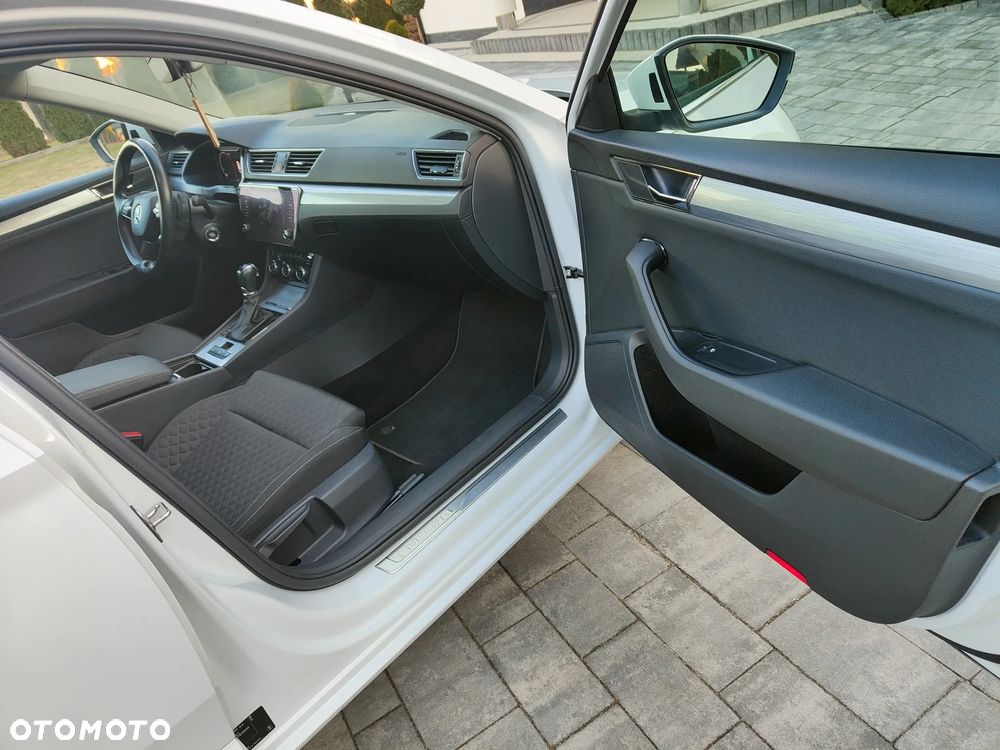 Skoda Superb 2.0 TDI Active DSG7 - 23