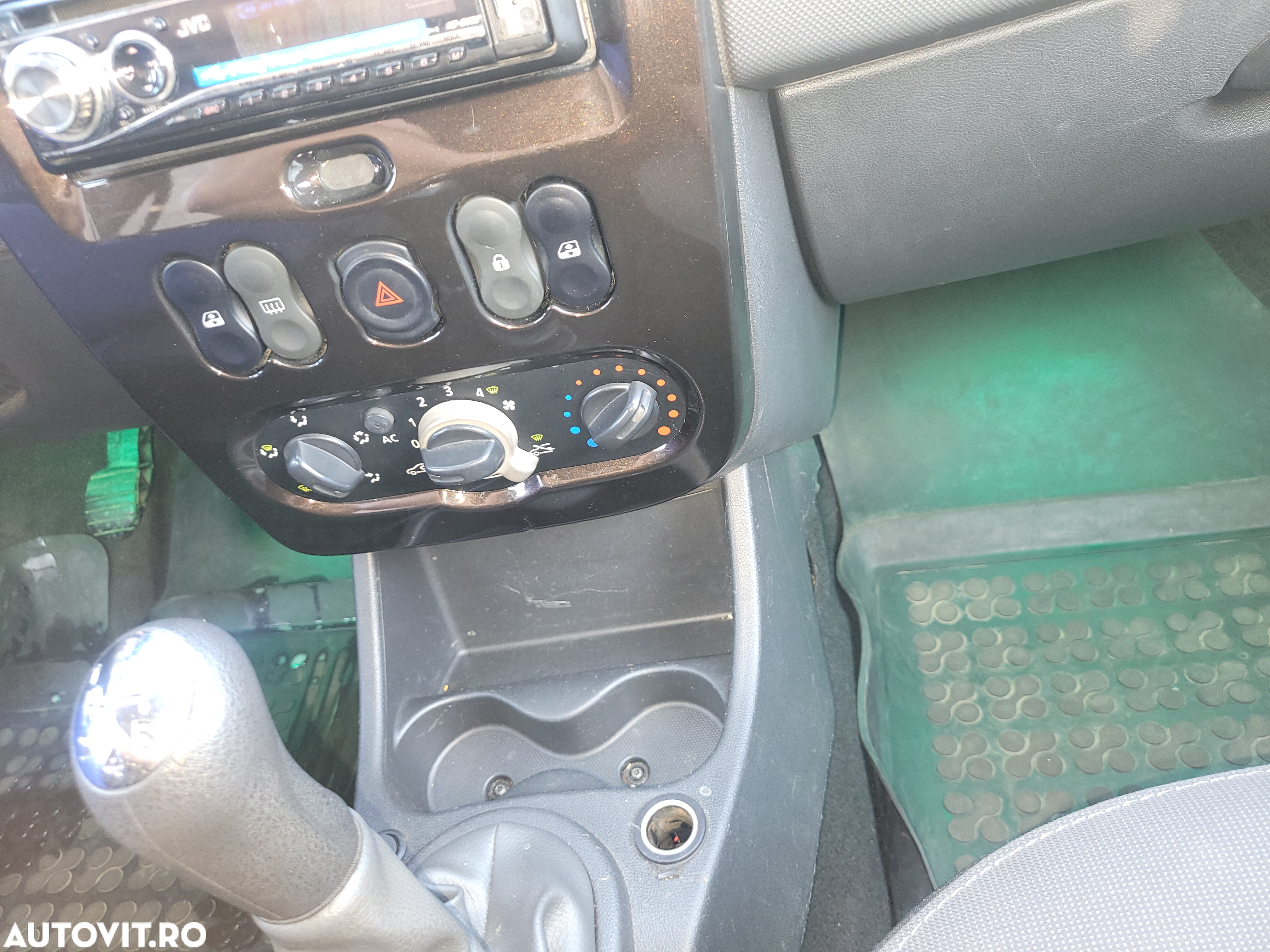 Dacia Sandero 1.4 MPI Laureate - 21