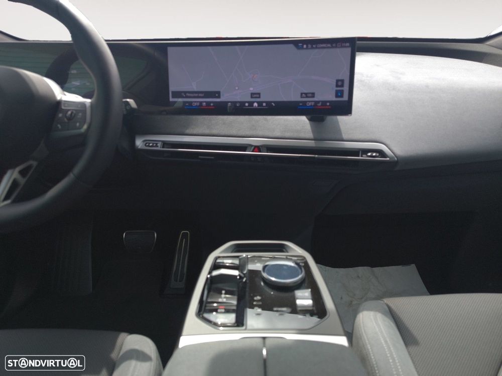 BMW iX xDrive 45 Pack Desportivo - 11