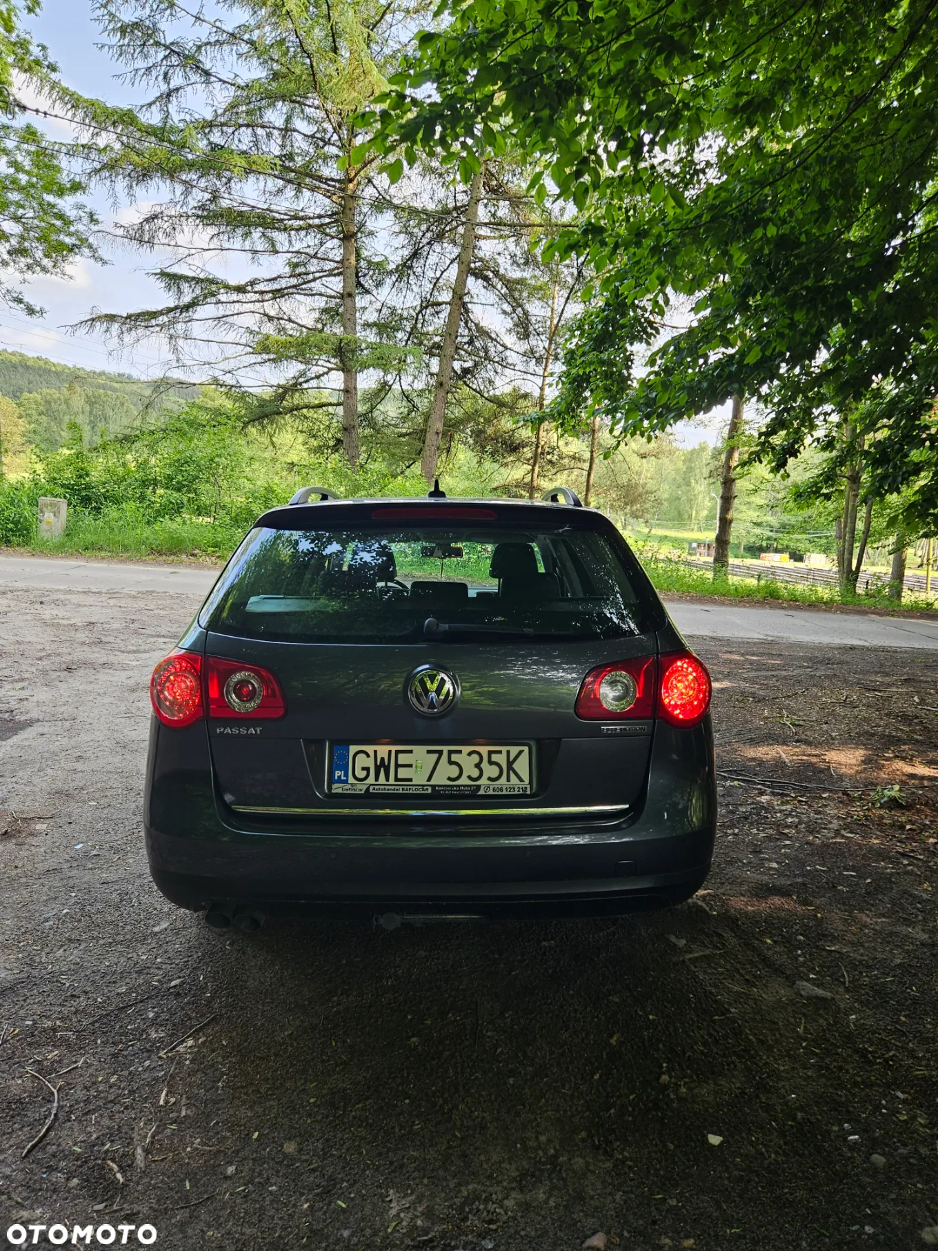 Volkswagen Passat 2.0 TDI DPF BlueMot Comfortline - 3
