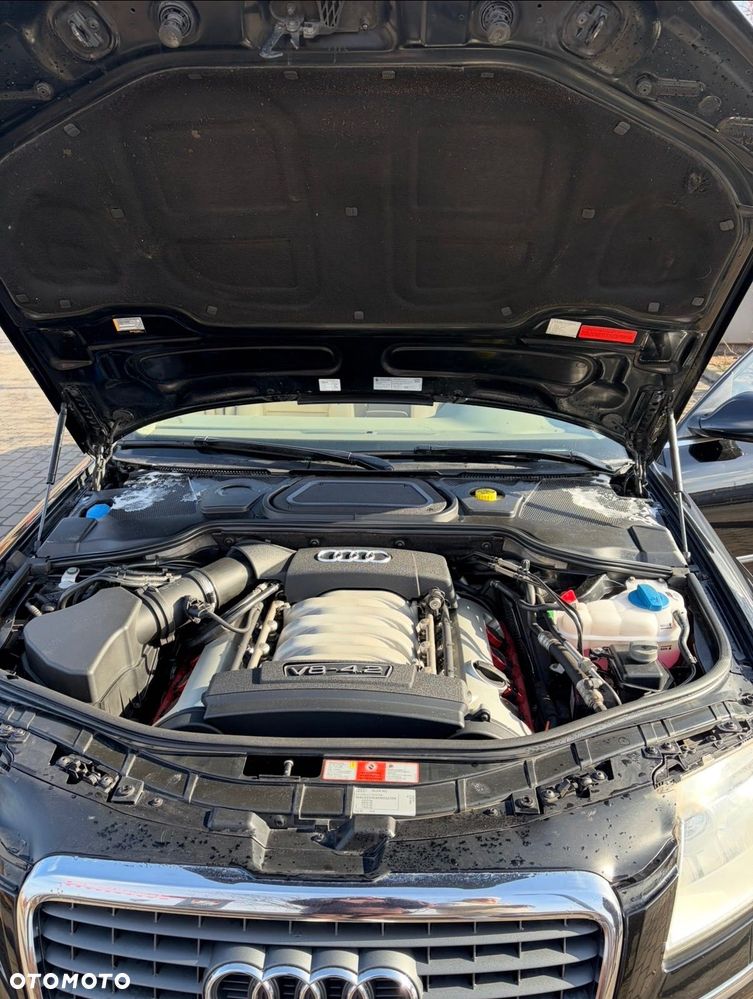 Audi A8 - 8