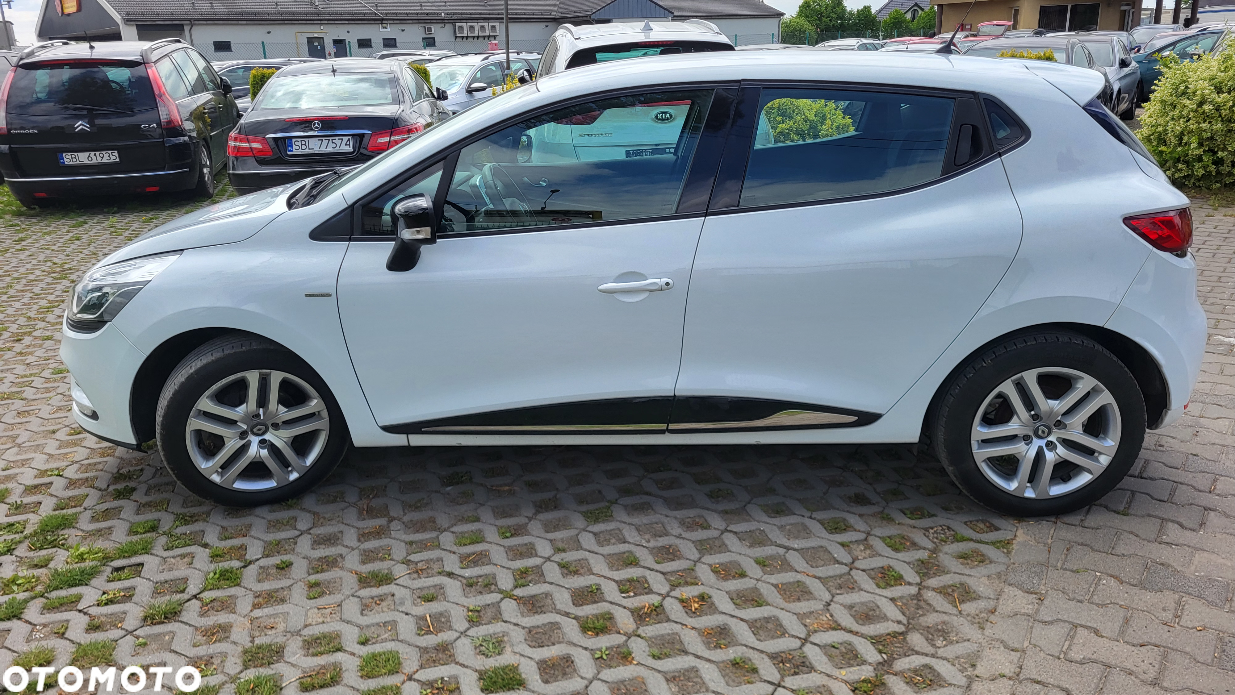 Renault Clio 1.2 16V 75 Limited - 28
