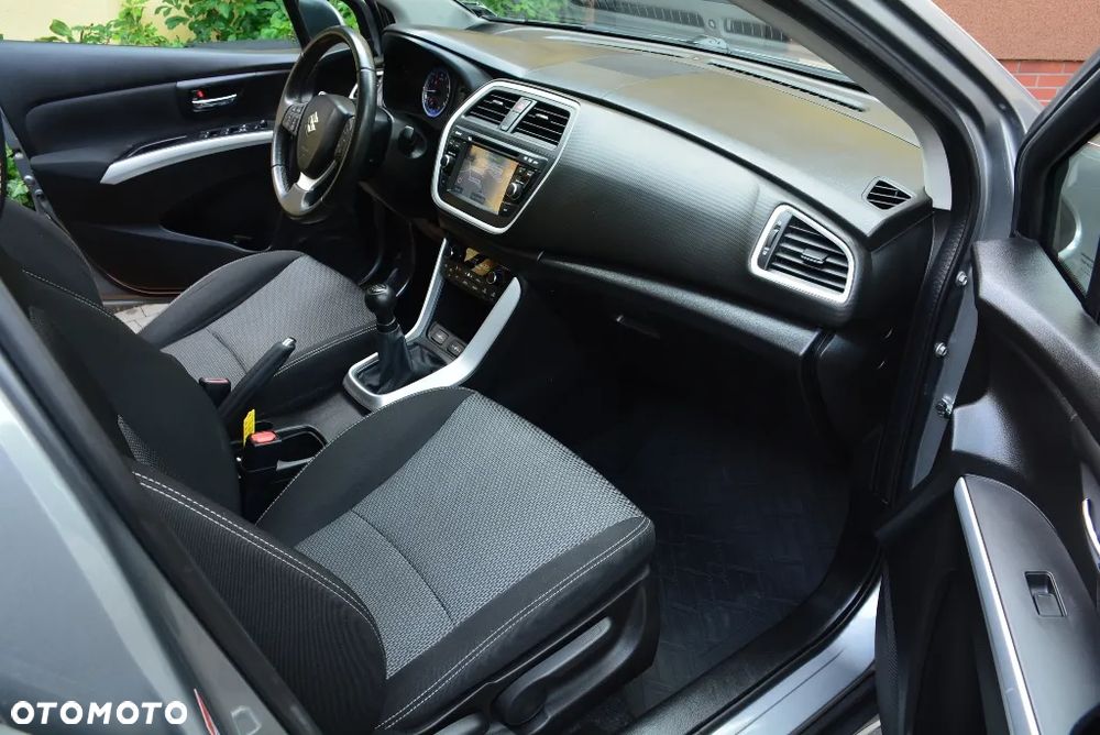 Suzuki SX4 S-Cross 1.6 Premium - 22