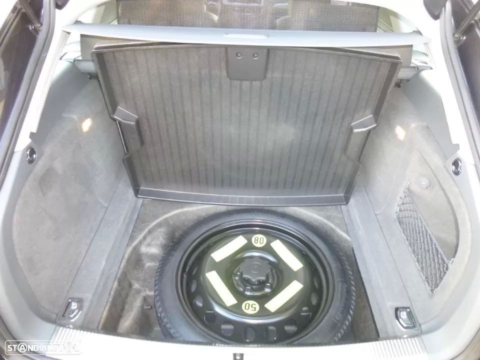 Audi A4 Avant 2.0 TDI Business Line S-line - 12