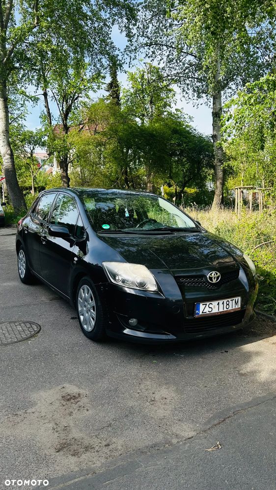 Toyota Auris 2.2 D-4D X + NAVI - 1