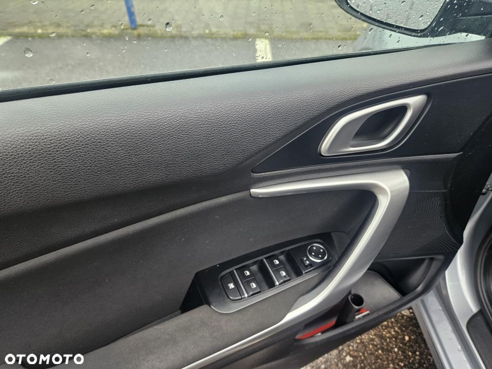 Kia Ceed 1.6 CRDi SCR M - 11