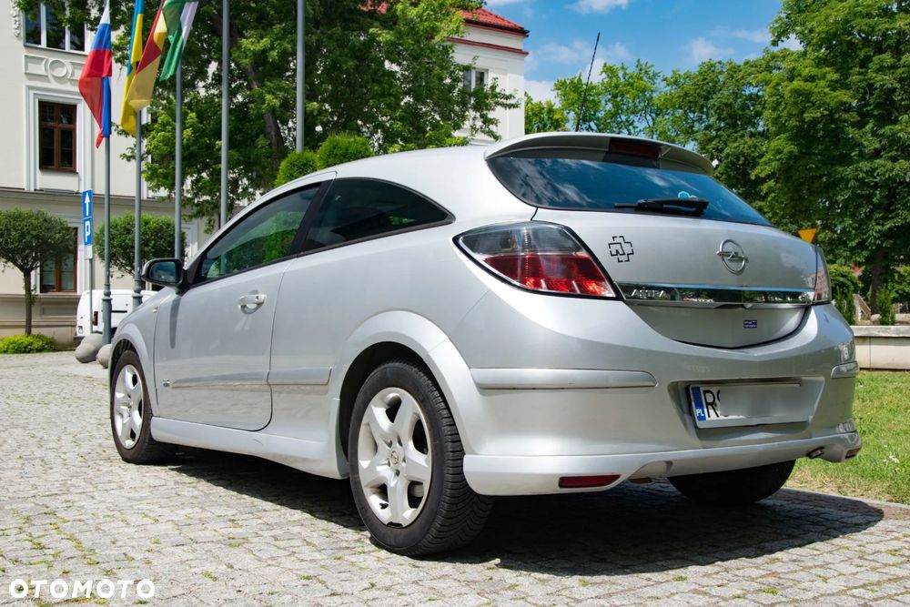 Opel Astra 1.6 Essentia - 1