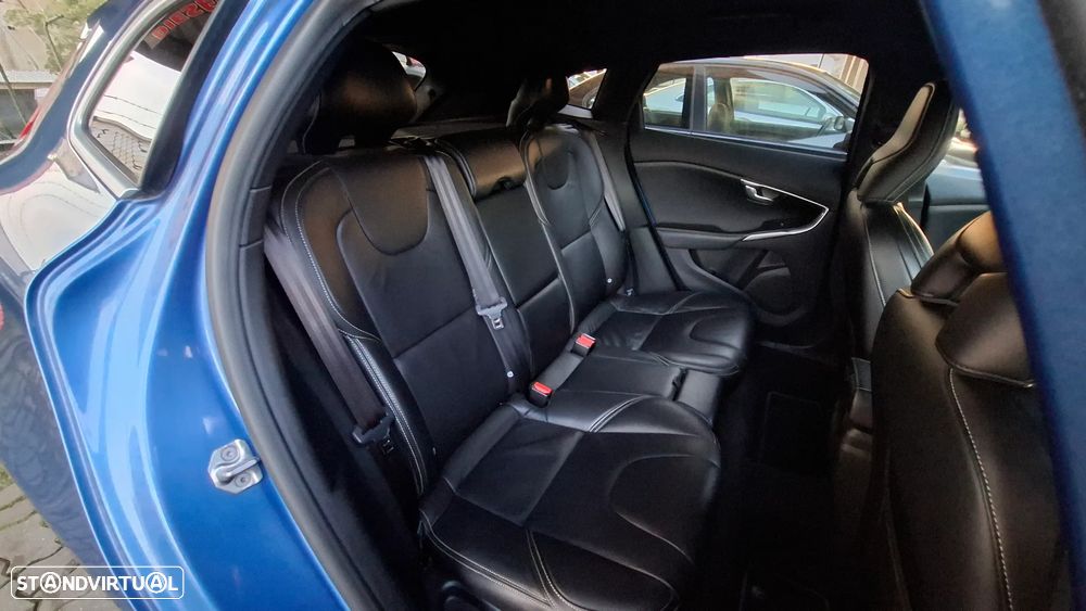 Volvo V40 2.0 D2 R-Design - 31