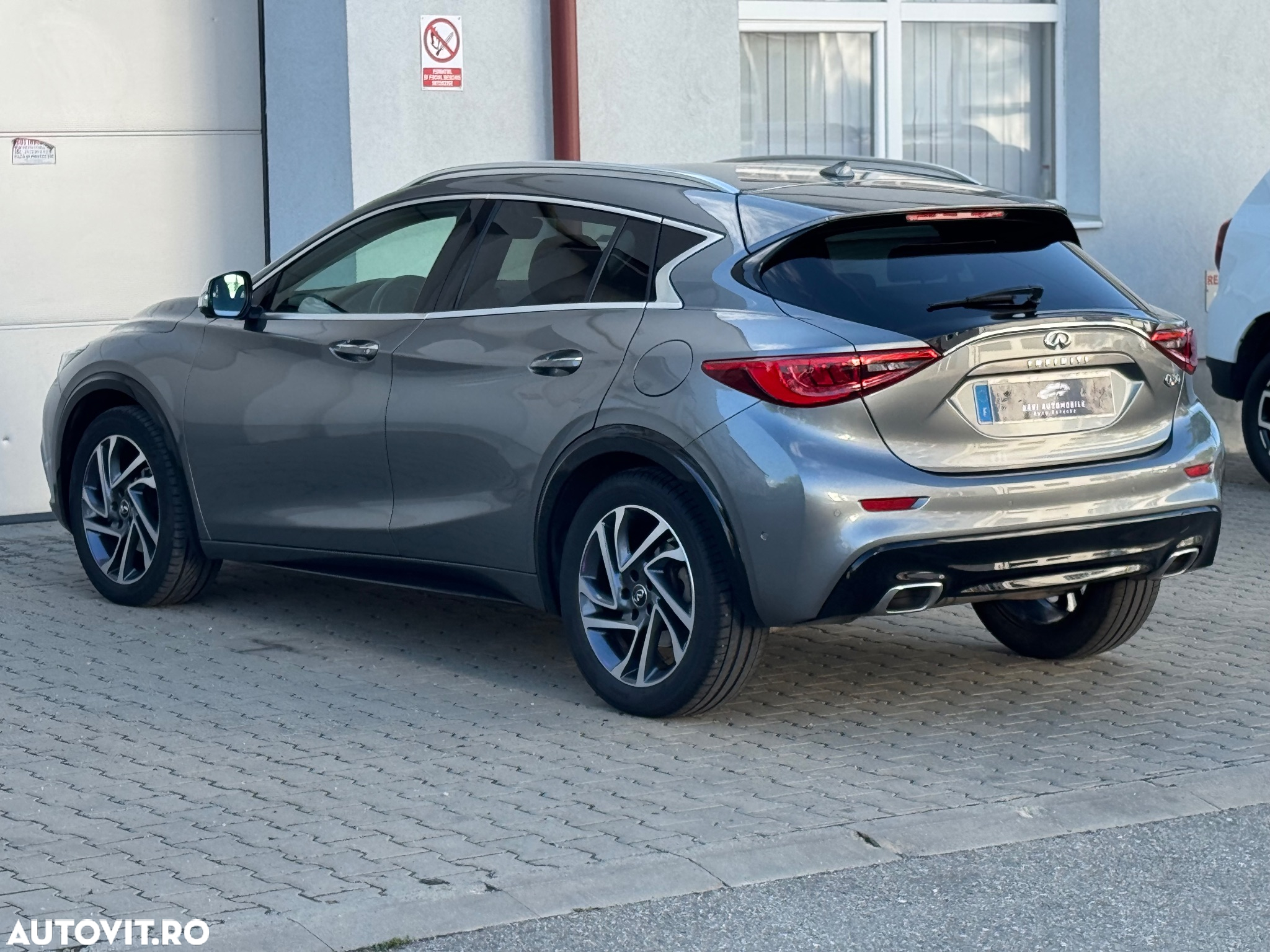 Infiniti Q30 1.5d Premium Tech - 23