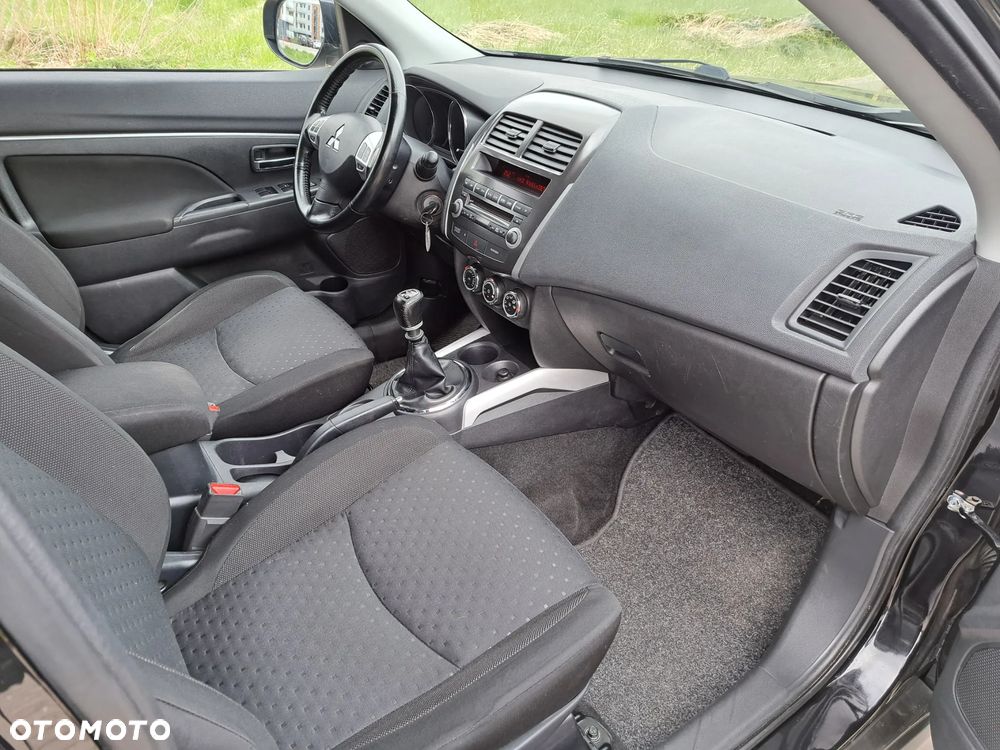 Mitsubishi ASX - 10