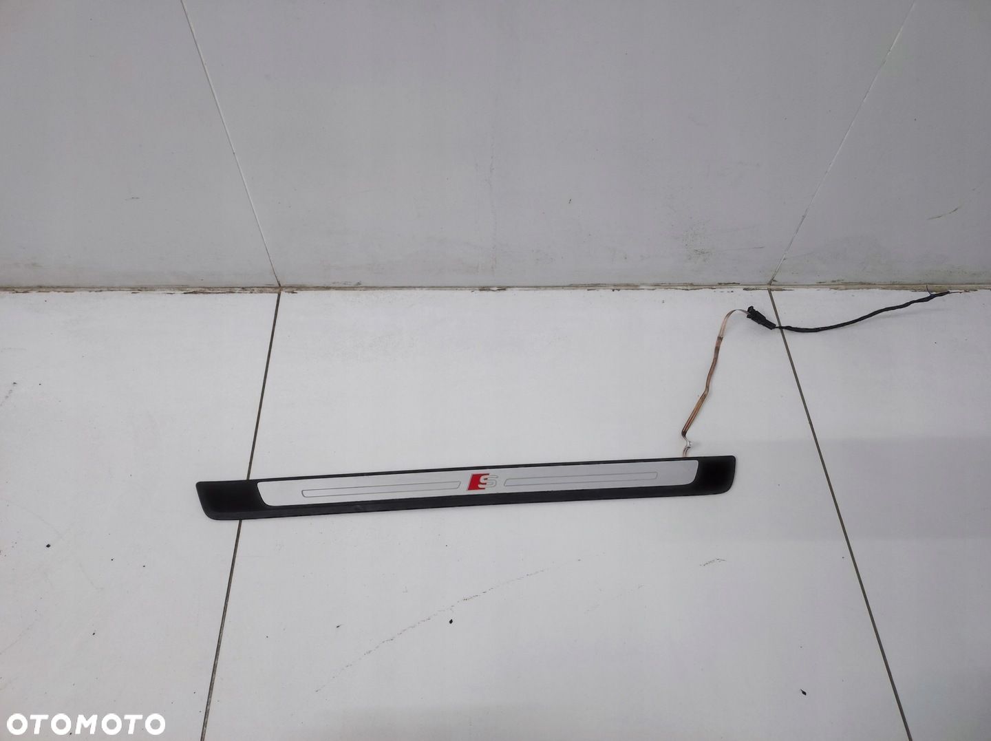 LISTWA PROGOWA LED PRAWA PRZÓD AUDI S4 A4 B9 LIFT - 1