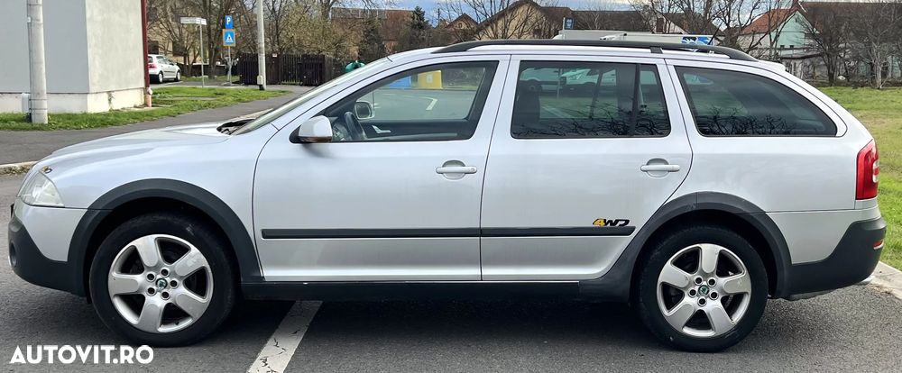 Skoda Octavia Combi 2.0 TDI DPF Scout 4x4 - 6