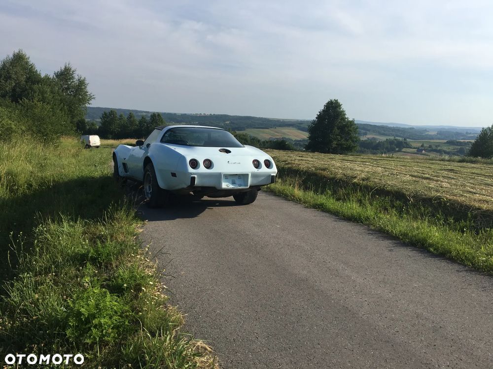 Chevrolet Corvette - 5