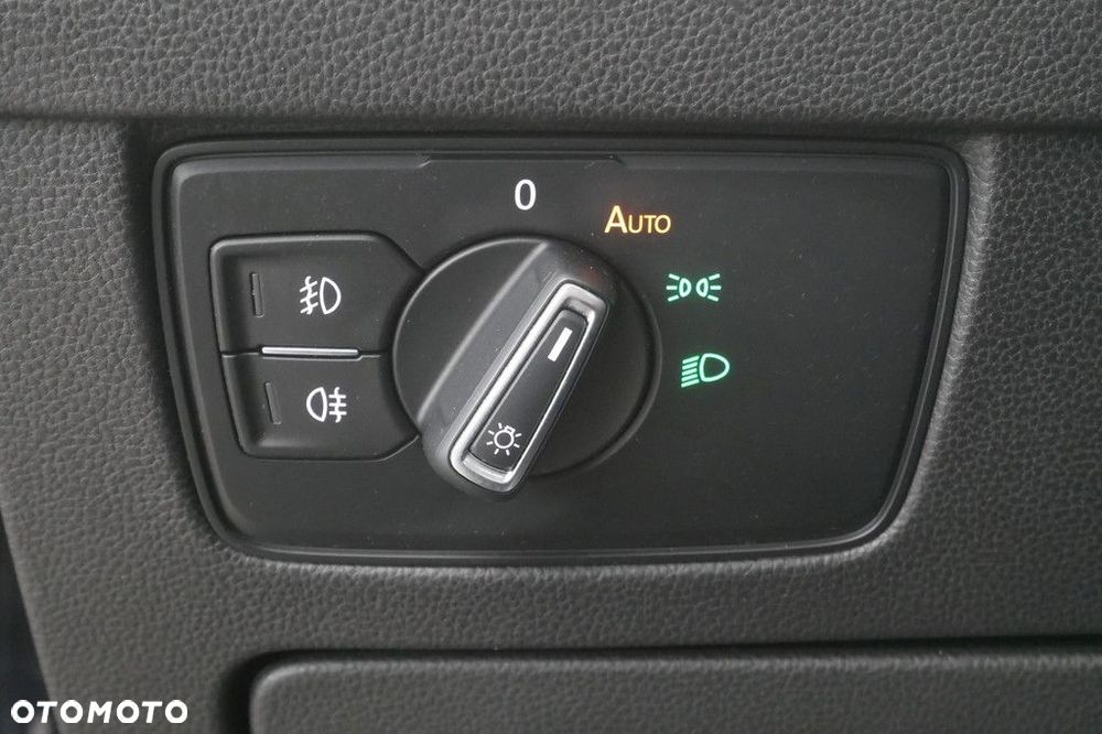 Volkswagen Passat Variant 2.0 TSI Business DSG - 25