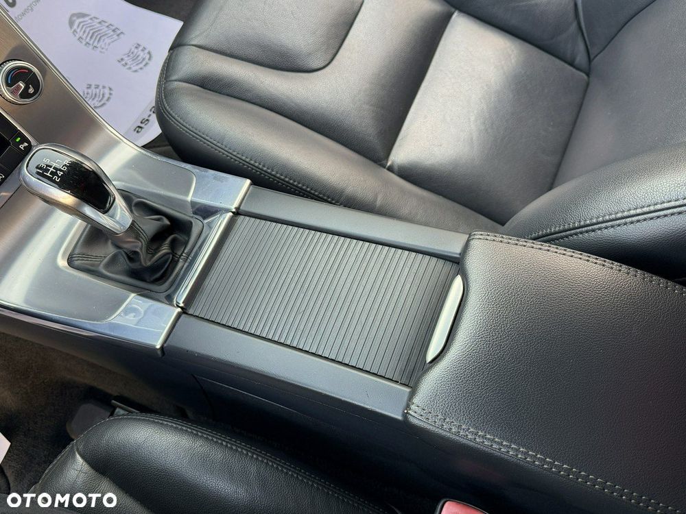 Volvo V60 D4 Momentum - 18