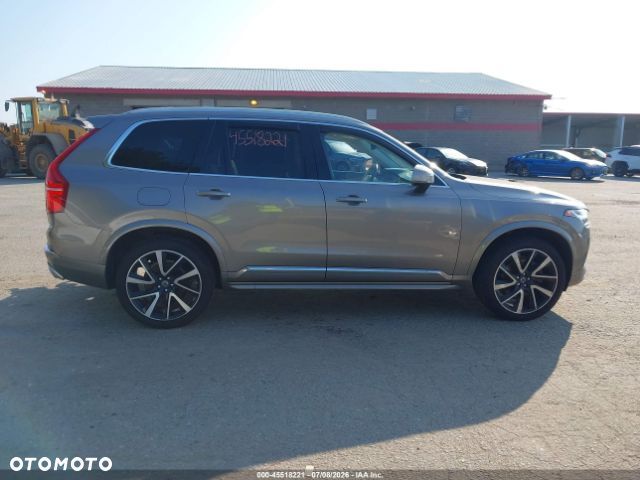 Volvo XC 90 - 8