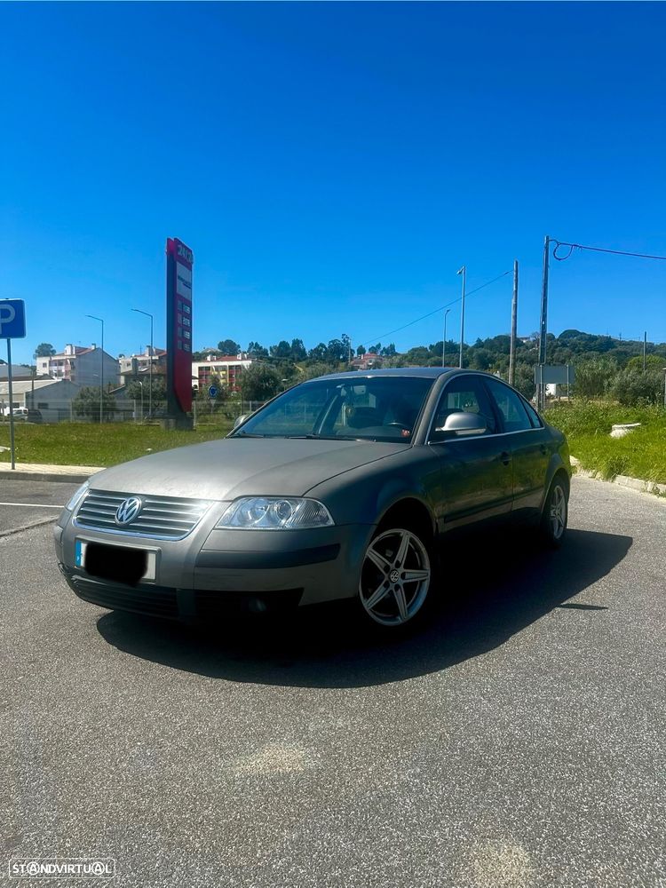 VW Passat 1.9 TDi Comfortline - 1