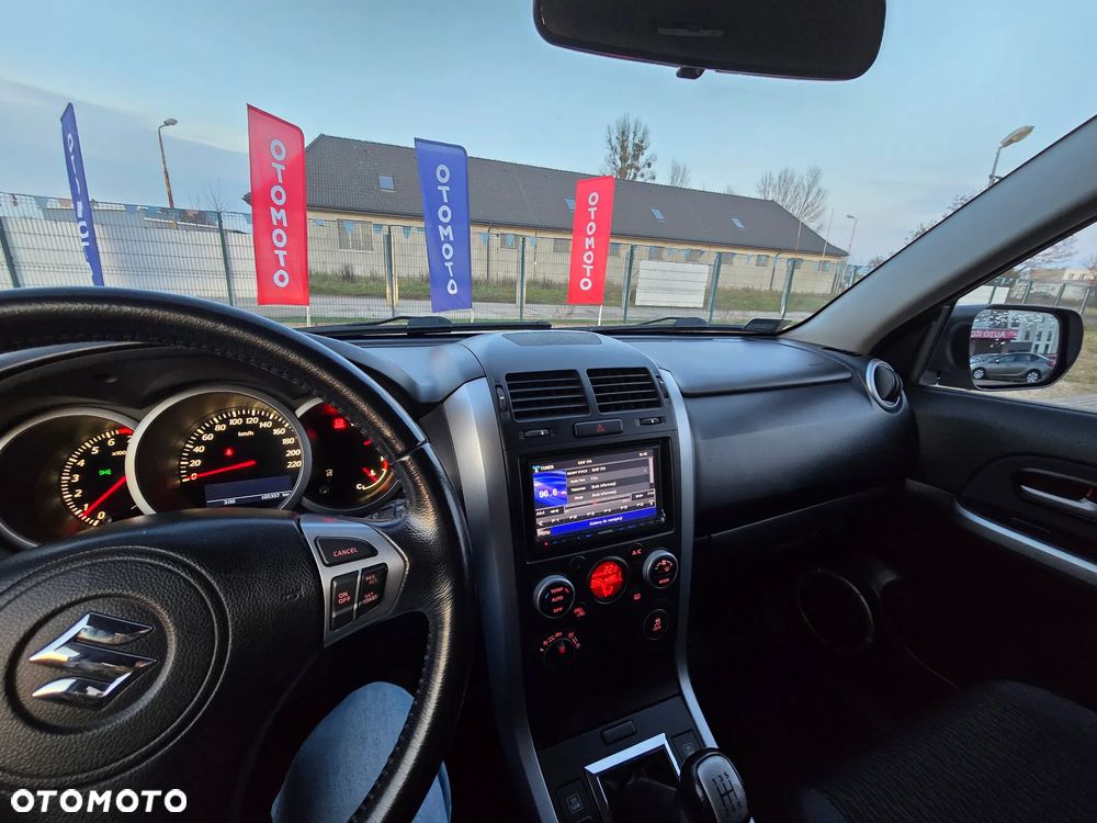 Suzuki Grand Vitara 2.4 Premium - 28