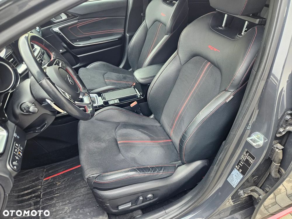 Kia ProCeed 1.6 T-GDI GT DCT - 19