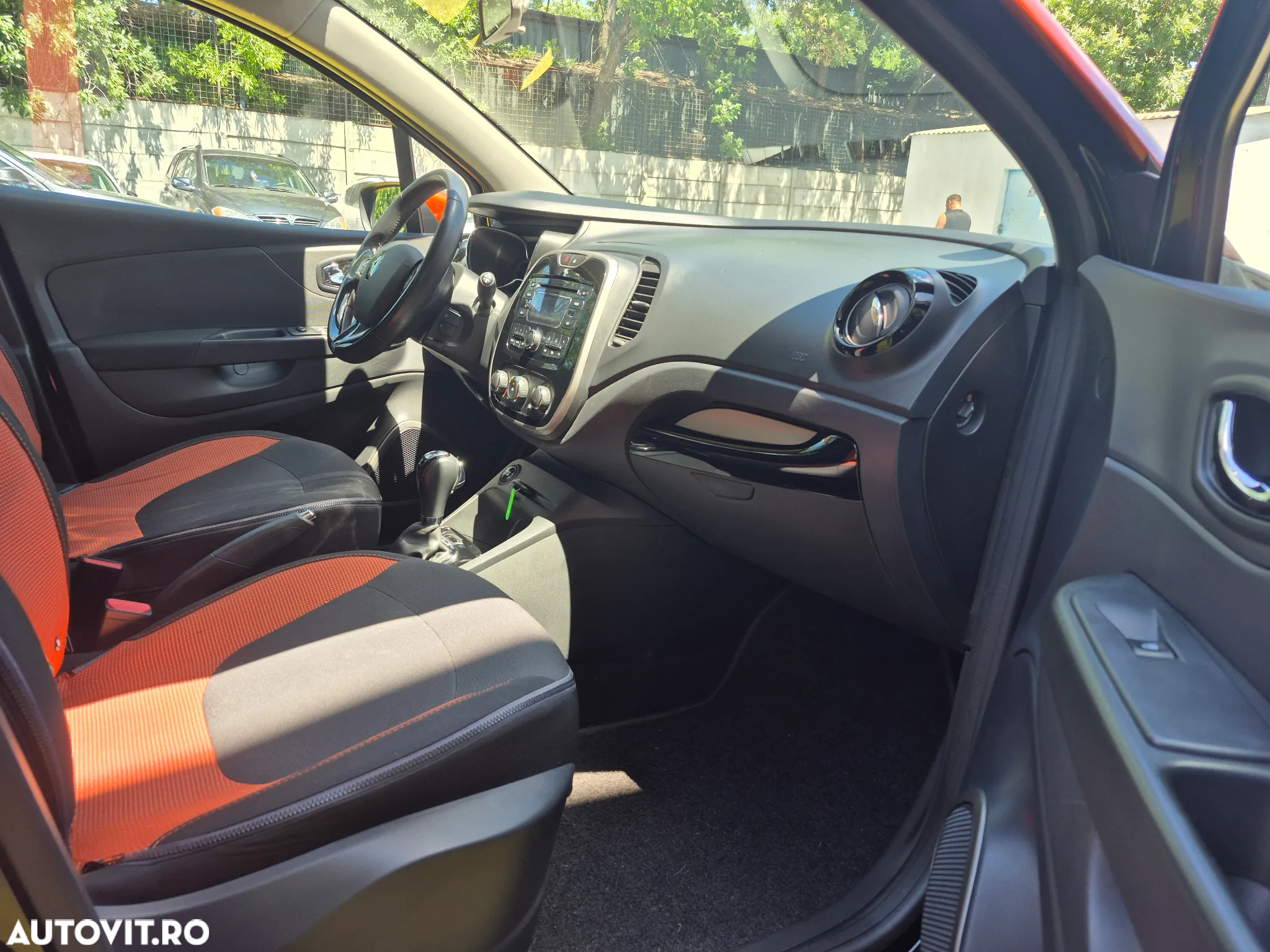 Renault Captur ENERGY TCe 120 EDC Luxe - 14