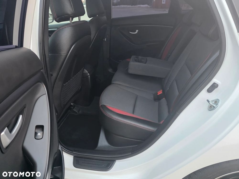 Hyundai i30 1.6 T GDI Turbo - 10