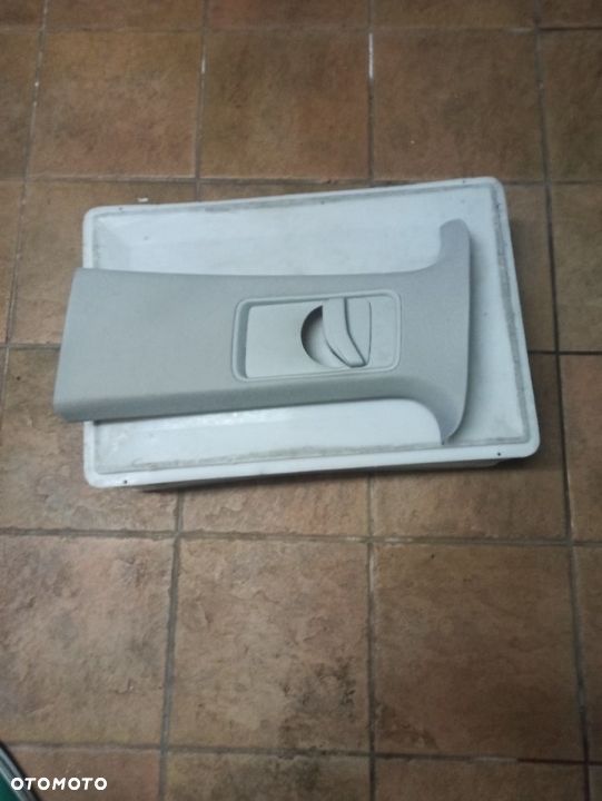 Tapicerka słupka B kierowcy lewego vw T5 T6 Multivan Caravelle 7H5868411A - 1