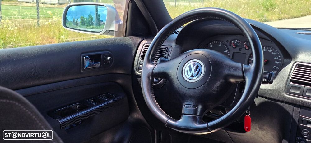 VW Golf 1.9 TDi 25 Anos - 7